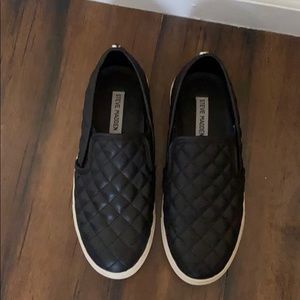 Steve Madden black quilted shoes